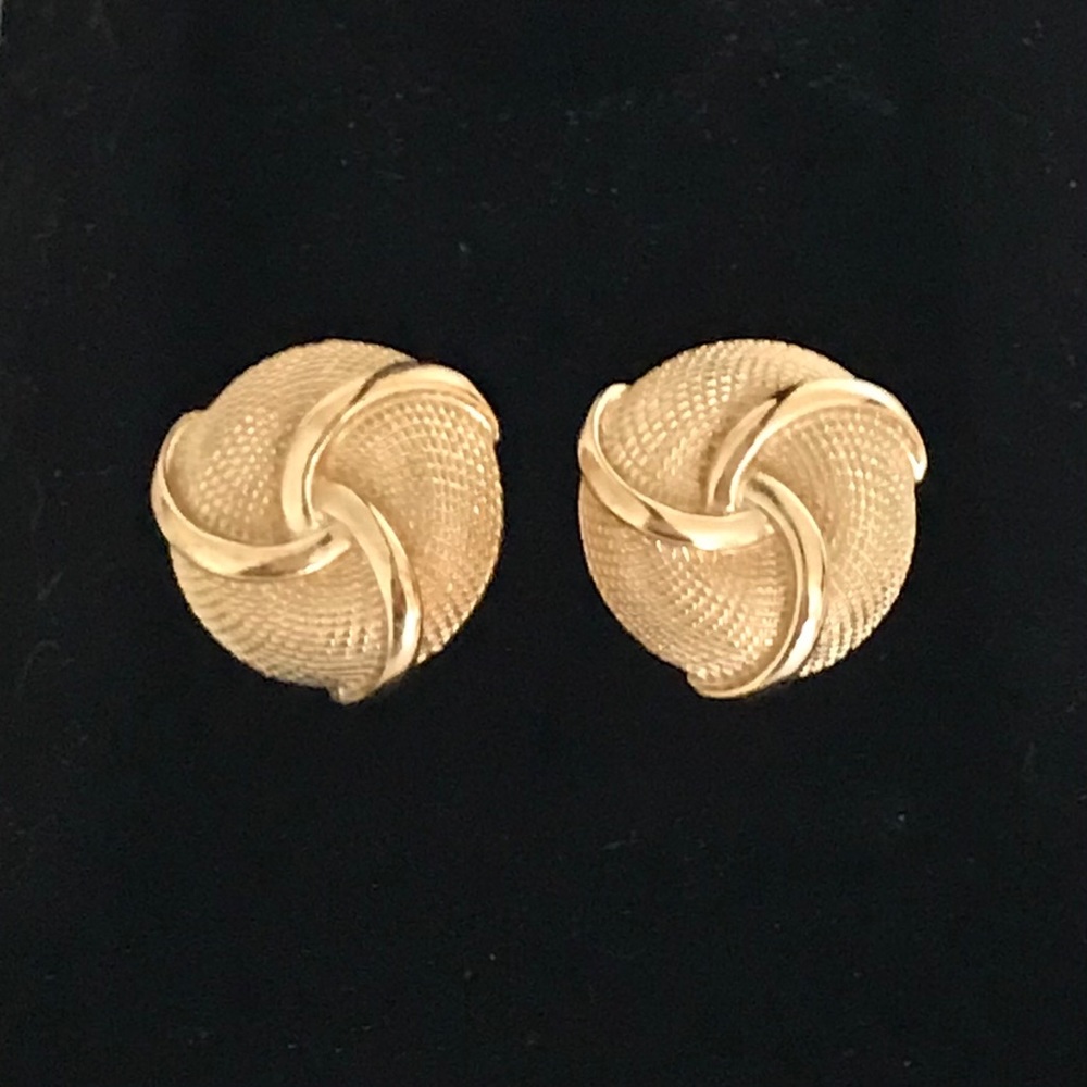 RARE VTG 1960s Crown Trifari Gold Tone Statement Earrings Basketweave Design